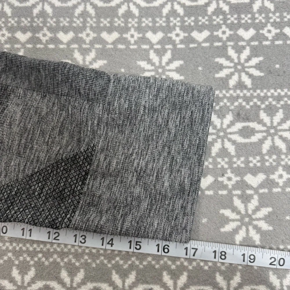 Lululemon Seamlessly Street Crop Heathered Black‎ Size 8 Activewear Yoga Active